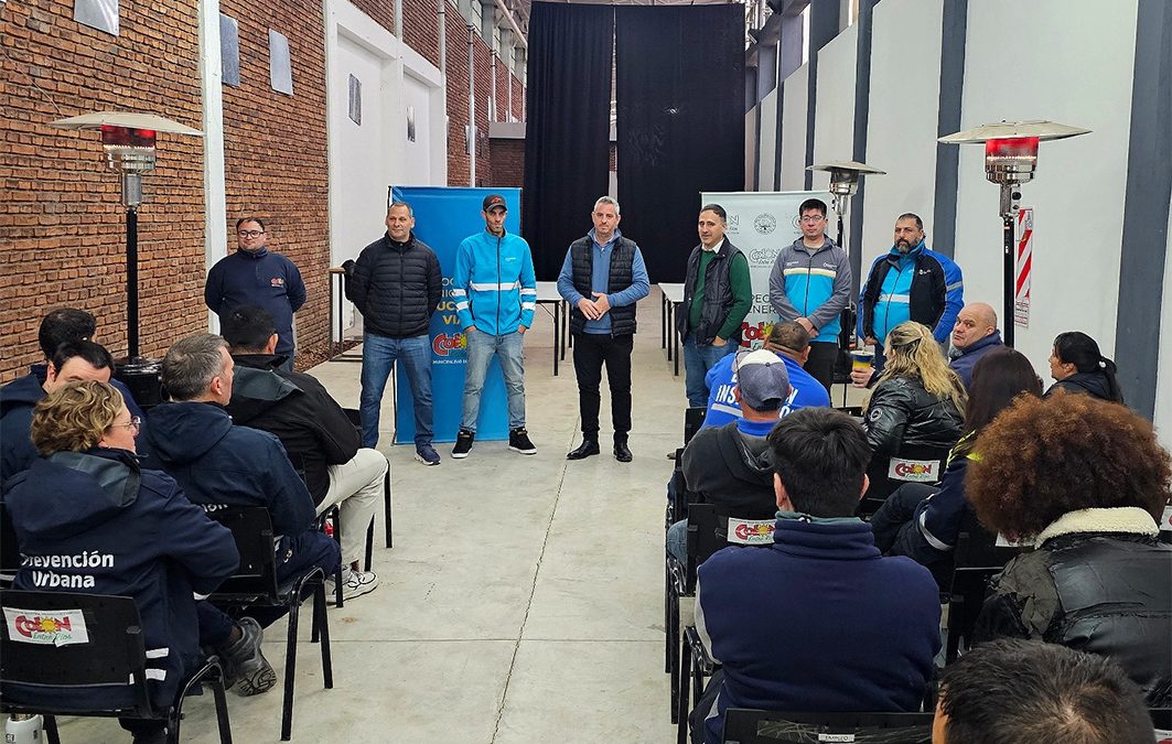Capacitar para servir mejor: la profesionalización del personal municipal como una política de Estado